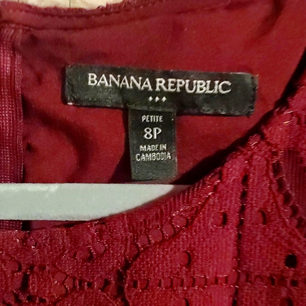 Banana Republic size 8P red lace dress